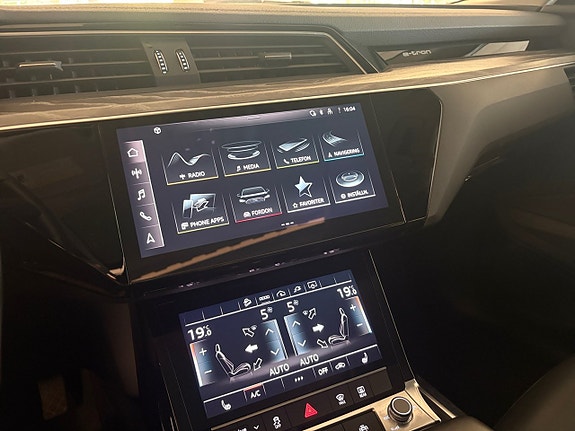 Audi e-tron Sportback 16 of 21