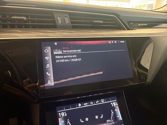 Audi e-tron Sportback 15 of 21