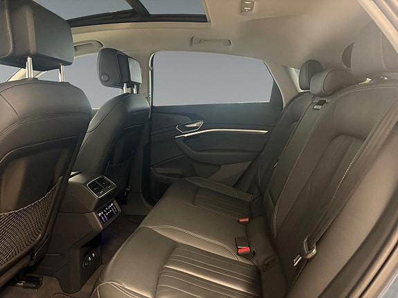 Audi e-tron Sportback 6 of 21