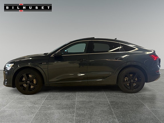 Audi e-tron Sportback 3 of 21