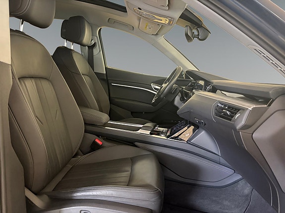 Audi e-tron Sportback 8 of 21
