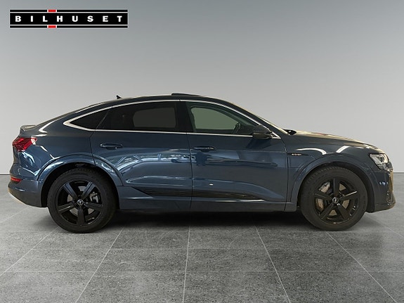 Audi e-tron Sportback 13 of 21