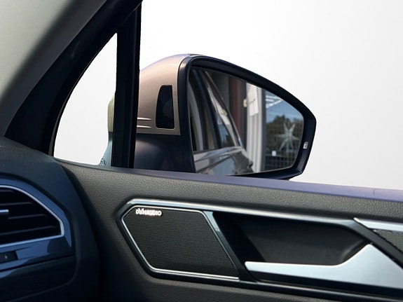 Volkswagen Tiguan 11 of 21