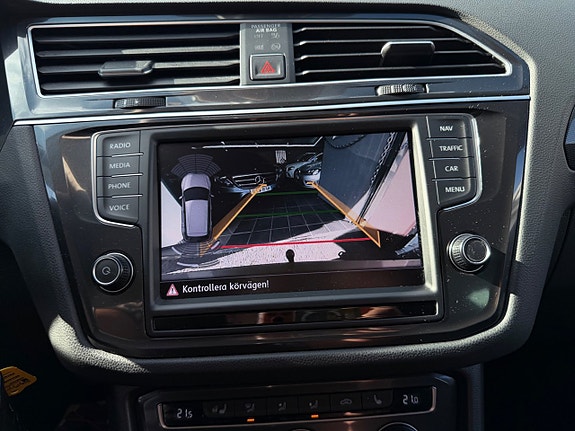 Volkswagen Tiguan 10 of 21