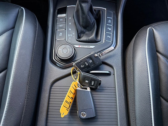 Volkswagen Tiguan 12 of 21