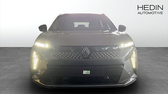 Renault Scenic E-Tech 8 of 12