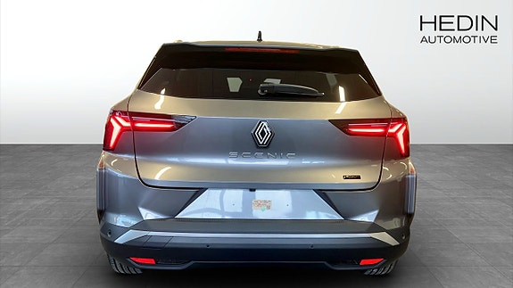 Renault Scenic E-Tech 7 of 12