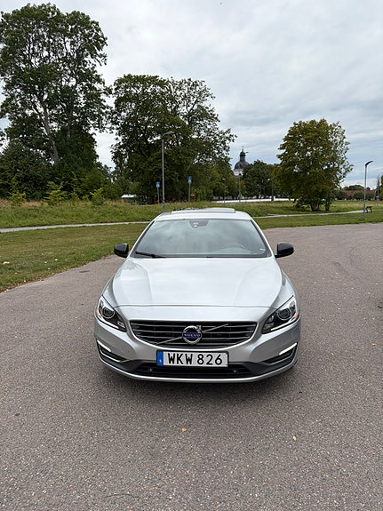 Volvo V60 3 of 7
