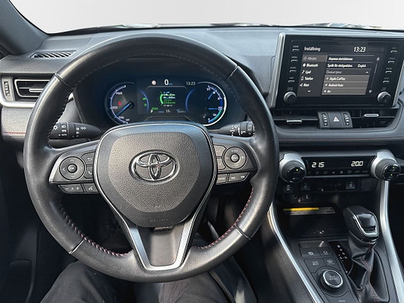 Toyota RAV4 9 of 22