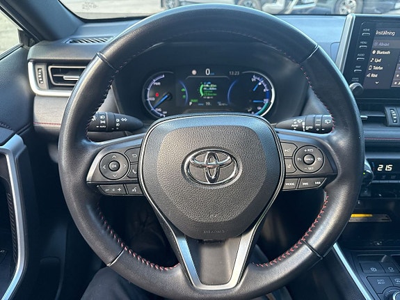 Toyota RAV4 13 of 22