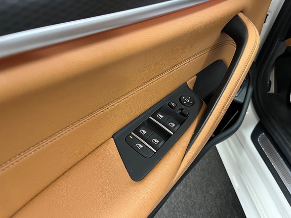 BMW 530e 14 of 26
