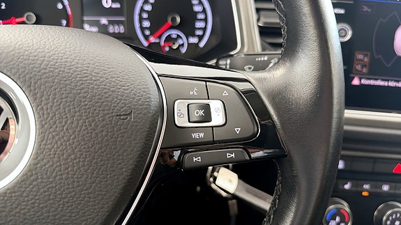 Volkswagen T-Roc 12 of 12