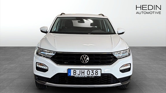 Volkswagen T-Roc 8 of 12
