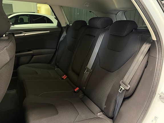 Ford Mondeo 15 of 23
