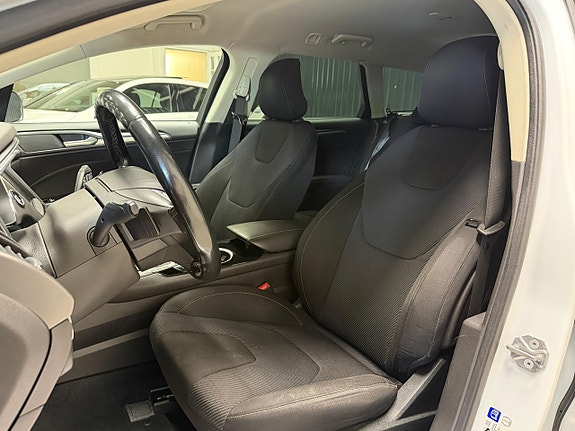 Ford Mondeo 13 of 23