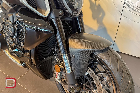 Ducati Diavel V4 *Akrapovic helsystem + kolfiber* 3 of 6