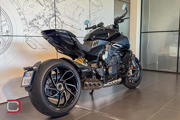 Ducati Diavel V4 *Akrapovic helsystem + kolfiber* 4 of 6