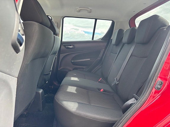 Suzuki Swift 17 of 21