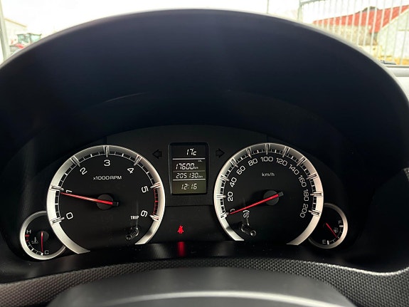 Suzuki Swift 13 of 21