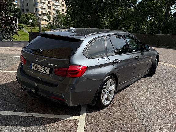BMW 320d 4 of 15