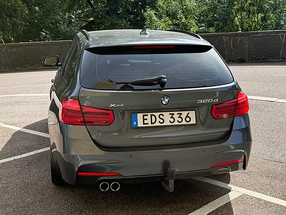 BMW 320d 3 of 15