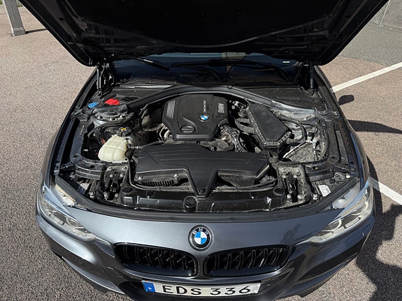 BMW 320d 13 of 15