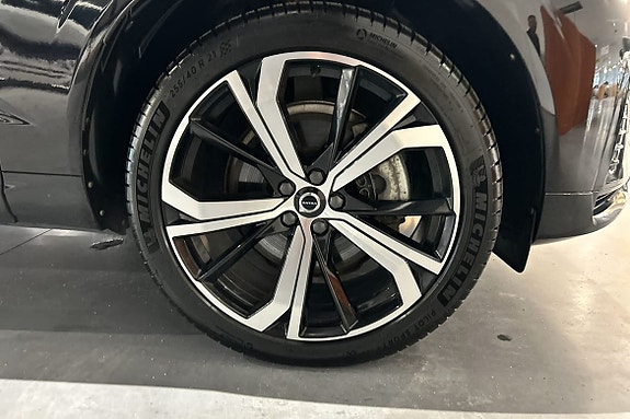 Volvo XC60 12 of 16
