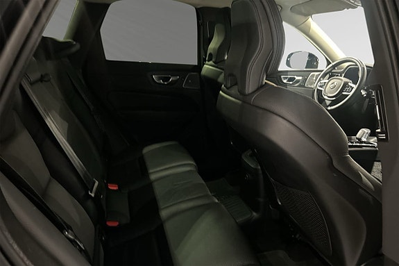 Volvo XC60 11 of 16