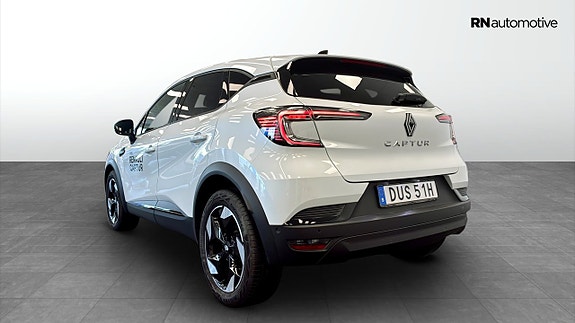 Renault Captur 3 of 24