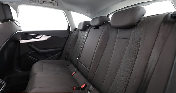 Audi A4 14 of 19