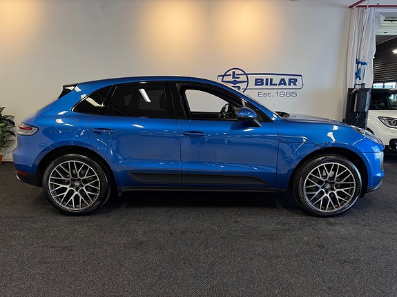 Porsche Macan S 2 of 28