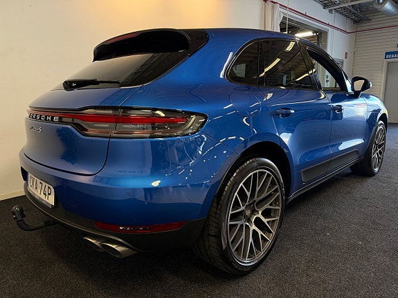 Porsche Macan S 3 of 28