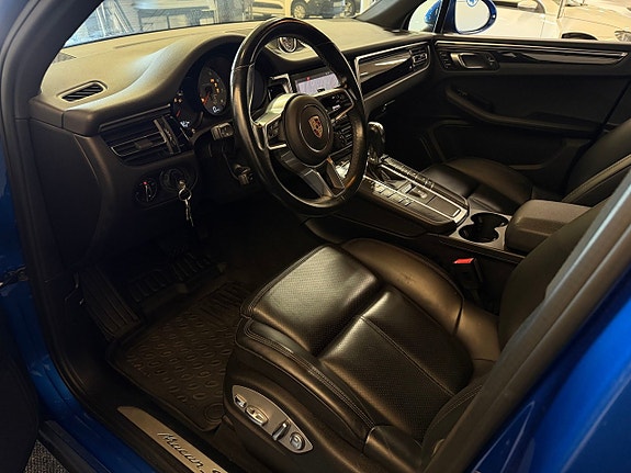 Porsche Macan S 7 of 28