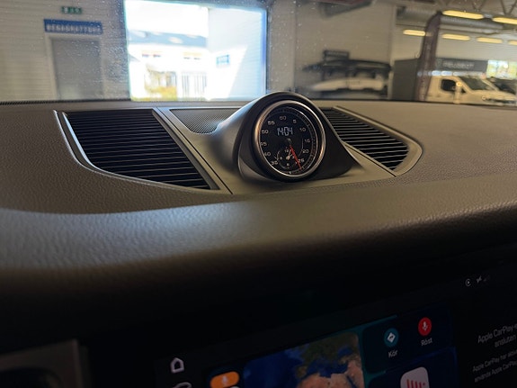 Porsche Macan S 19 of 28