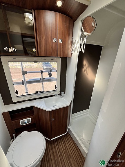 Adria Coral S 670SLT 10 of 11
