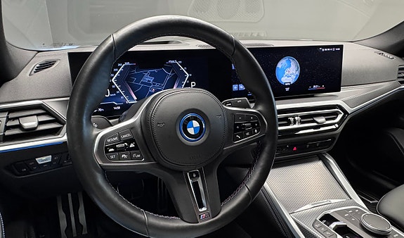 BMW i4 7 of 23