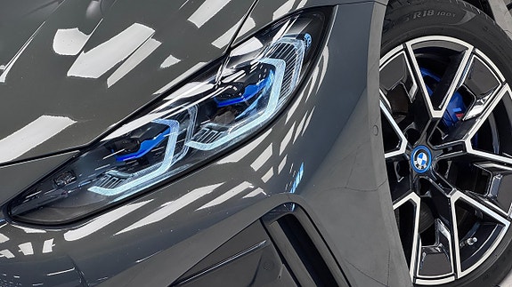 BMW i4 17 of 23
