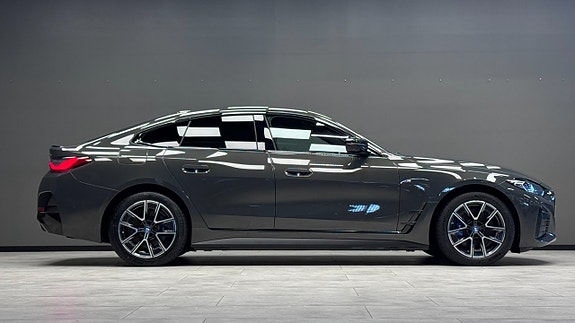 BMW i4 6 of 23