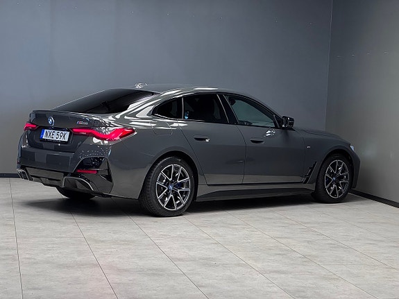 BMW i4 2 of 23