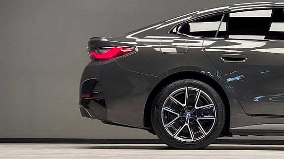 BMW i4 19 of 23