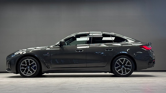 BMW i4 5 of 23