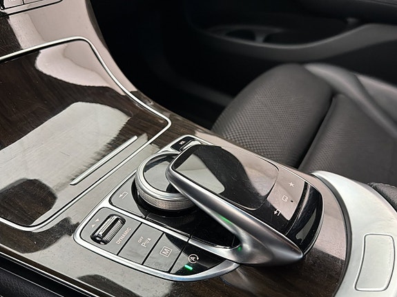 Mercedes-Benz GLC220 d 24 of 30