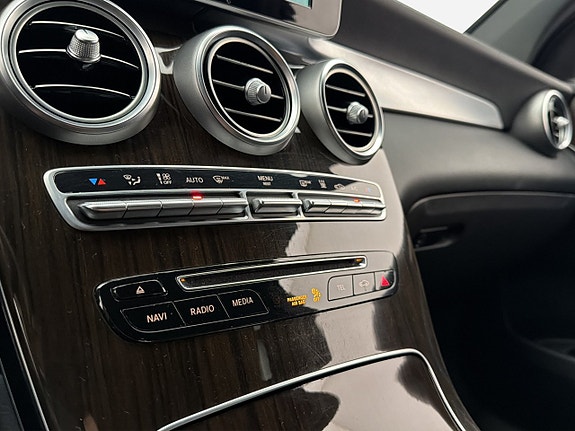 Mercedes-Benz GLC220 d 23 of 30