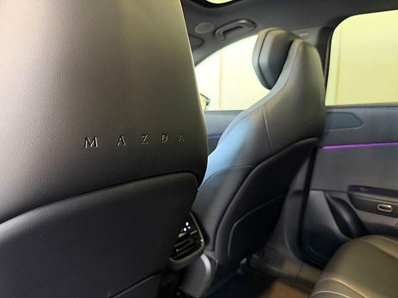 Mazda CX-6e 14 of 26