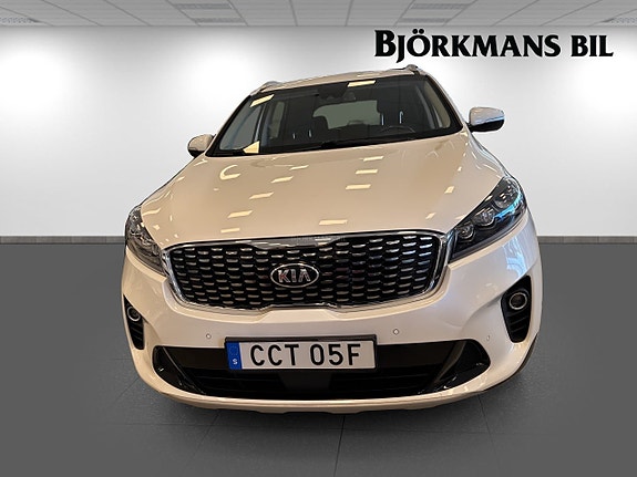 Kia Sorento 2 of 14
