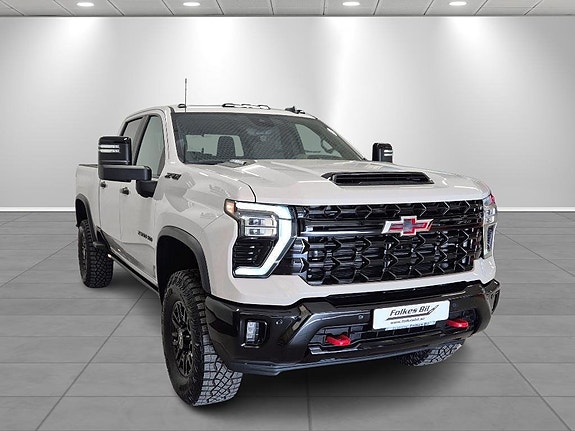 Chevrolet Silverado 2500 3 of 24