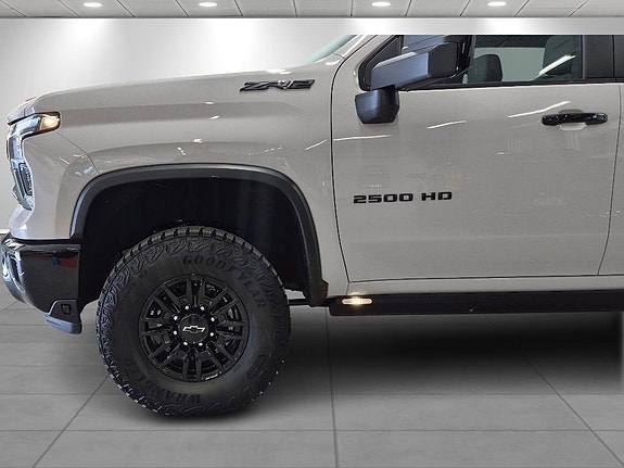 Chevrolet Silverado 2500 4 of 24