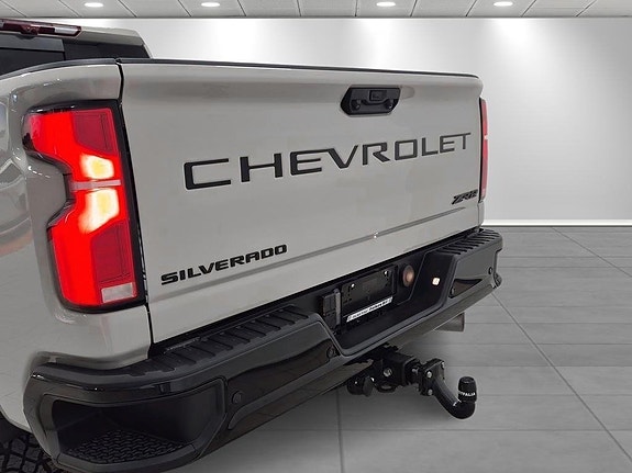 Chevrolet Silverado 2500 8 of 24