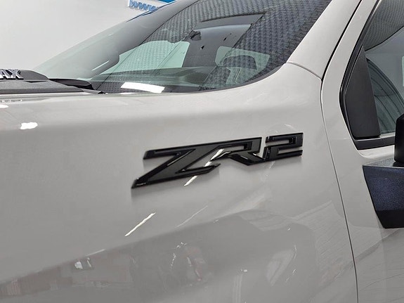 Chevrolet Silverado 2500 6 of 24