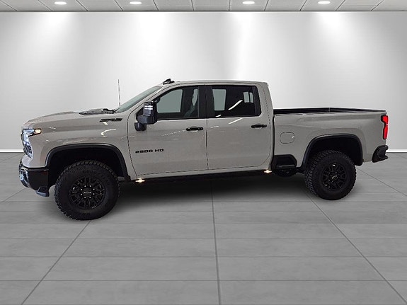 Chevrolet Silverado 2500 5 of 24